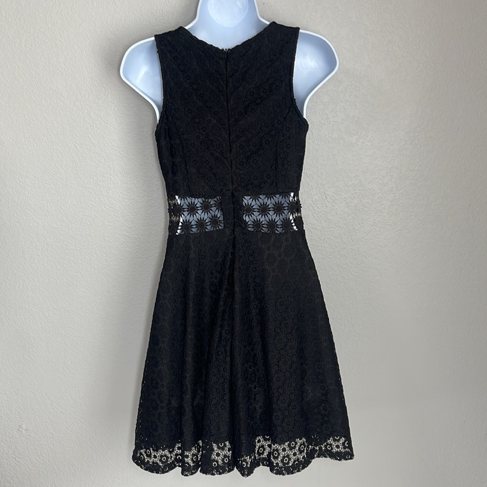 Iris Black Crochet Sheer Waist Sleeveless Fit & Flare Dress Size Medium M - Picture 4 of 5